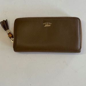 Gucci full size zip wallet